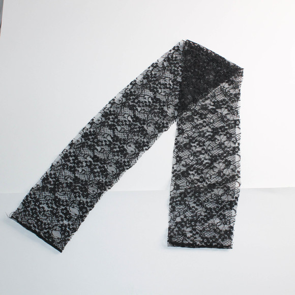 Vintage Lace Scarf - Picture 2 of 6